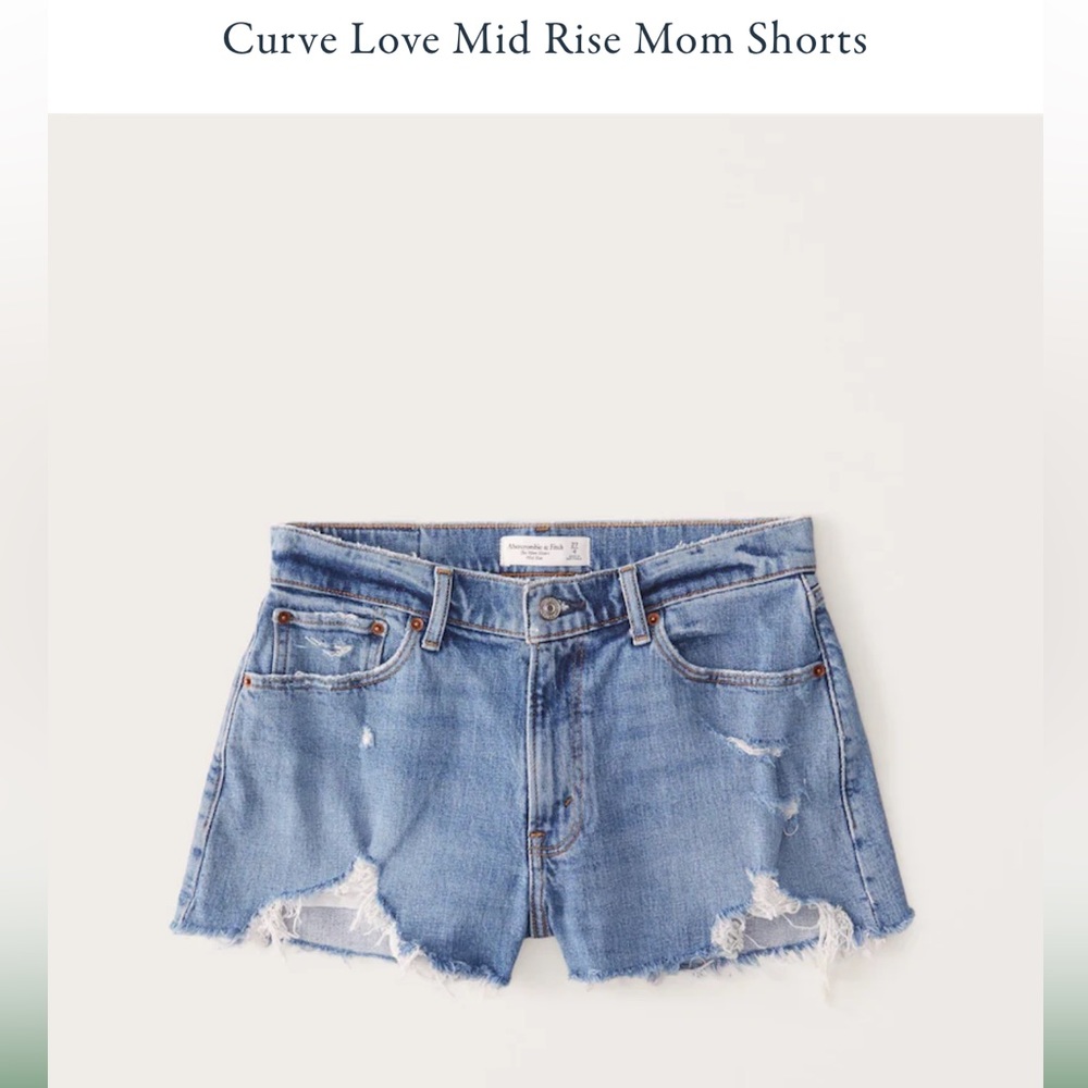 NWT Abercrombie jean shorts. The mom short in mid rise size 33 ( or a 16)